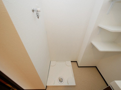 【設備】 | プレジオ城北 | 洗濯機置き場です