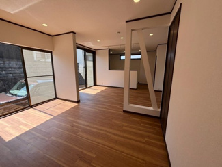 【居間・リビング】 | 高槻市塚原3丁目　中古戸建