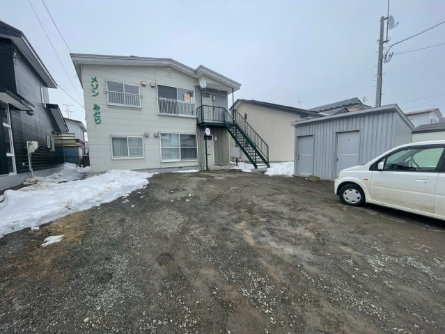 メゾンみどりの駐車場