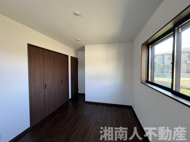 寒川町小谷１丁目新築戸建の洋室|スタンダードな洋室です