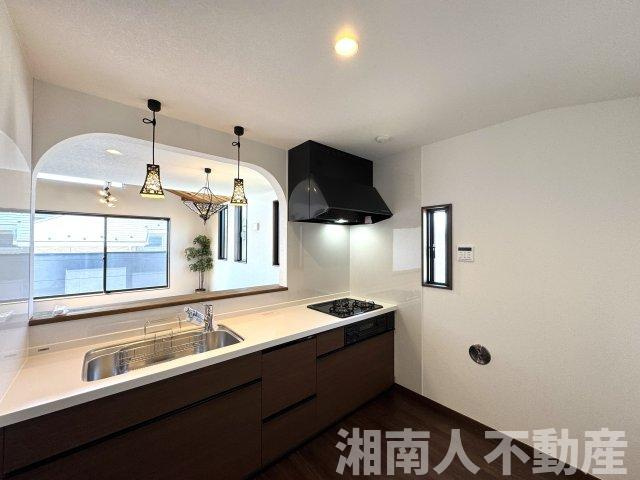 寒川町小谷１丁目新築戸建のキッチン|キッチンでお料理をお楽しみください