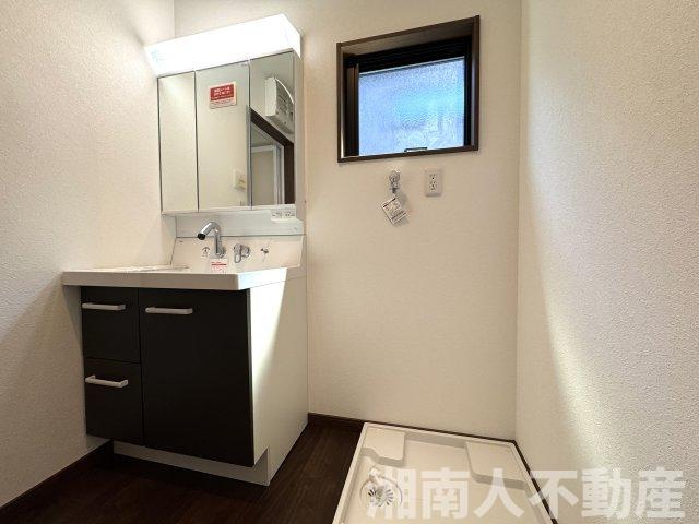 寒川町小谷１丁目新築戸建の独立洗面台|独立洗面台で身支度をすべて済ませてしまいましょう