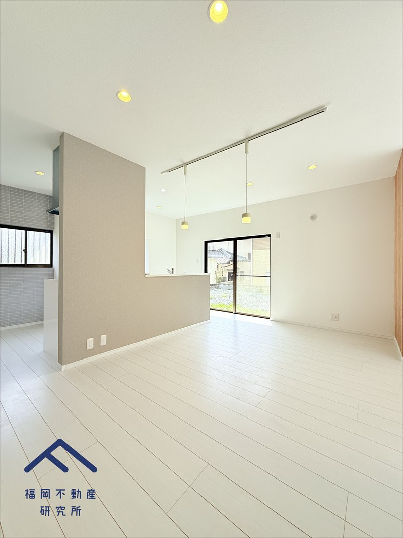宗像市ひかりヶ丘４丁目　戸建ての居間・リビング
