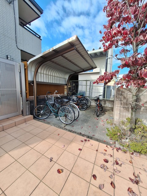 プレジオ東川口のその他共用部分|★屋根付き駐輪場★