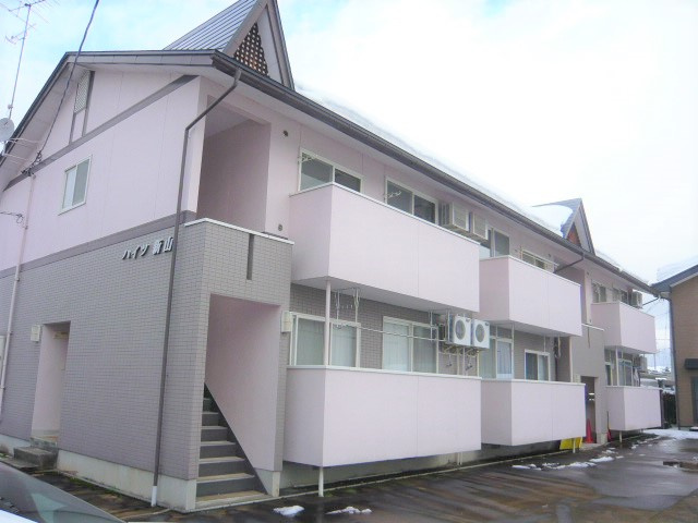 ハイツ新山の外観