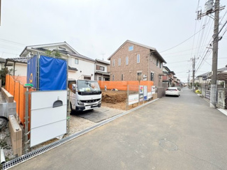 【前面道路含む現地写真】