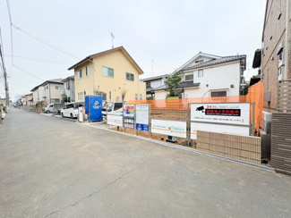 【前面道路含む現地写真】