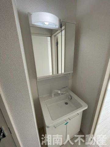 茅ヶ崎市今宿 戸建の独立洗面台|独立洗面台あり、毎朝おしゃれに忙しい女性の方におすすめです