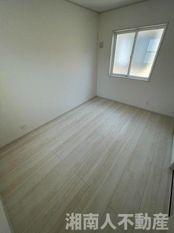 茅ヶ崎市今宿 戸建の洋室|使い勝手のいい洋室です