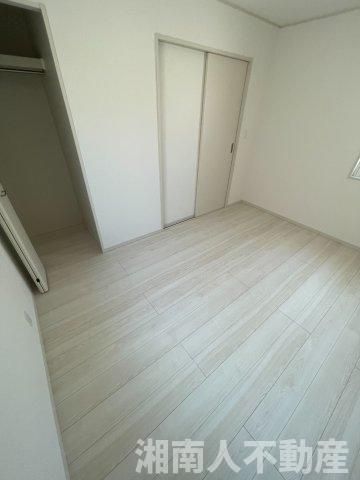 茅ヶ崎市今宿 戸建の洋室|コンパクトで使いやすい洋室です