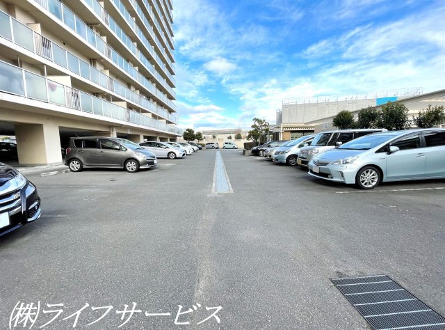 【駐車場】 | ファミール北大阪リバーサイド | 敷地内駐車場