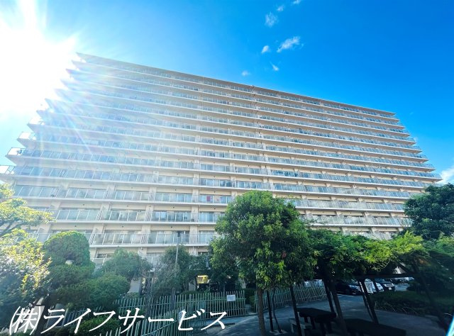 【外観】 | ファミール北大阪リバーサイド | 令和５年７月末大規模修繕工事完了