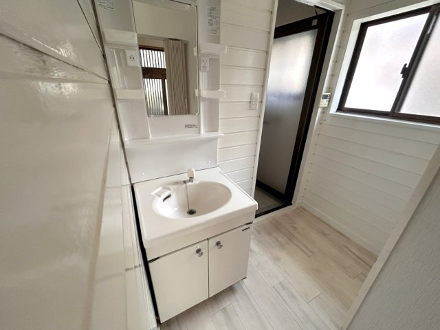 大和高田市甘田町の一戸建ての洗面所