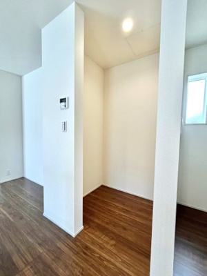 【収納】 | 浜松市天竜区船明 5期 新築一戸建て 1号棟 | キッチン横にパントリーとしてお使いいただけるスペースがあります