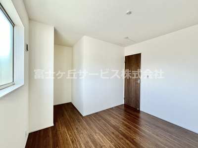 【子供部屋】 | 浜松市天竜区船明 5期 新築一戸建て 1号棟 | 子供部屋としても使い勝手の良いお部屋です