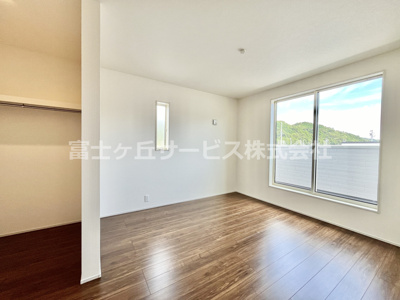 【洋室】 | 浜松市天竜区船明 5期 新築一戸建て 1号棟 | スタンダードな洋室です