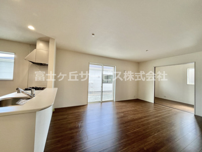 【居間・リビング】 | 浜松市天竜区船明 5期 新築一戸建て 1号棟 | LDK17.38帖