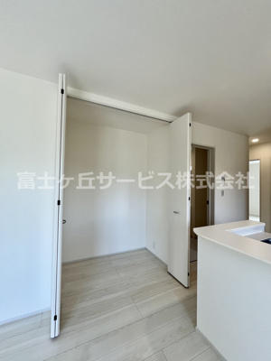 【収納】 | 浜松市天竜区船明 5期 新築一戸建て 2号棟 | キッチン横に大きな収納があります