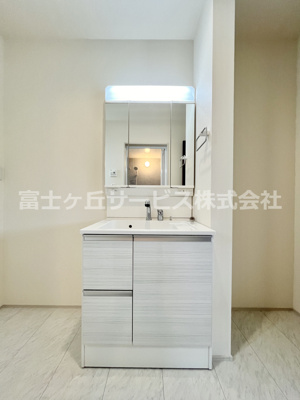 【独立洗面台】 | 浜松市天竜区船明 5期 新築一戸建て 2号棟 | 独立洗面台で身支度をすべて済ませてしまいましょう