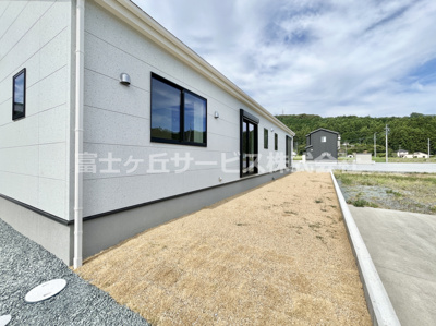 【庭】 | 浜松市天竜区船明 5期 新築一戸建て 2号棟 | お庭で自由な時間を過ごせます