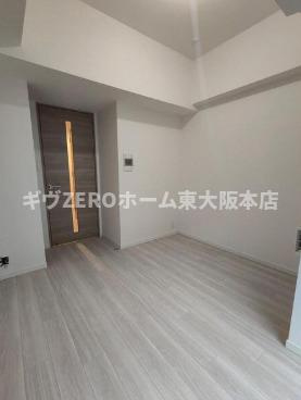 S-RESIDENCE小阪azureの居間・リビング