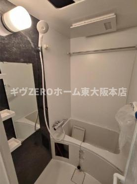 S-RESIDENCE小阪azureの浴室