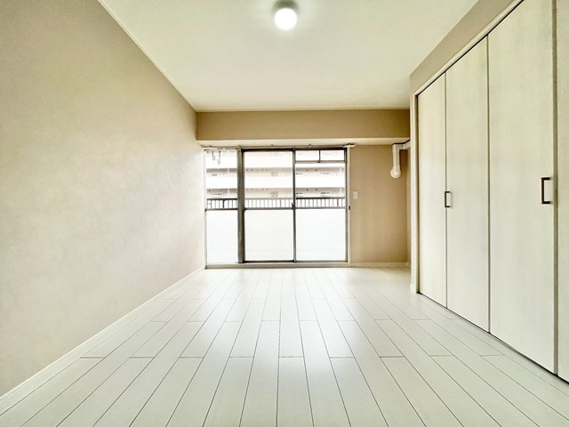 【洋室】 | 北摂マンション | 物件を比較検討したいお客様には、「物件比較見学プラン」をご用意しております。こちらの物件だけでなく、お客様の希望に沿った物件を、いくつかまとめてご案内させて頂きます。