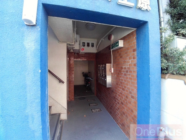 パレス上原のエントランス