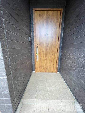 茅ヶ崎市今宿　新築戸建ての玄関|きれいな玄関です