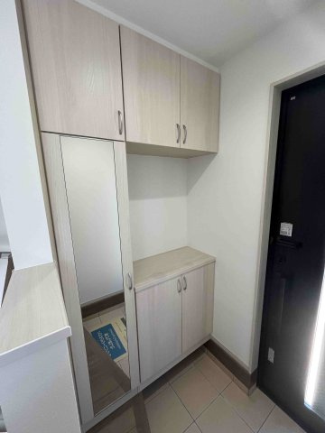 北葛飾郡松伏町　　松伏　　中古戸建の玄関|収納もある玄関です