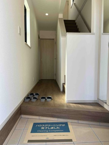 北葛飾郡松伏町　　松伏　　中古戸建の玄関|玄関です