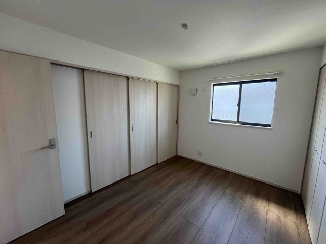 北葛飾郡松伏町　　松伏　　中古戸建の洋室|洋室です