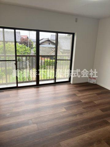 ６５０３９　岐阜市日置江中古戸建ての洋室