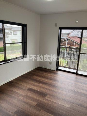 ６５０３９　岐阜市日置江中古戸建ての洋室