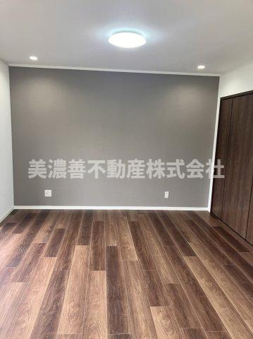 ６５０３９　岐阜市日置江中古戸建ての居間・リビング