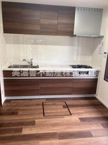 ６５０３９　岐阜市日置江中古戸建てのキッチン