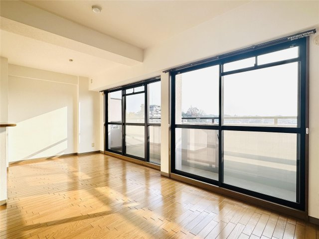 サクラメント今宿の洋室