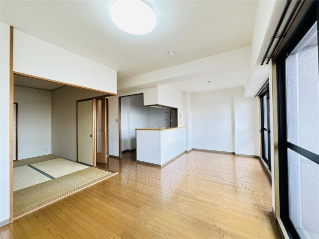 サクラメント今宿の居間・リビング