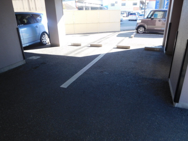 サクラメント今宿の駐車場