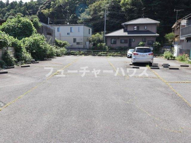 カーサ・デ・三の丸　Ａの駐車場