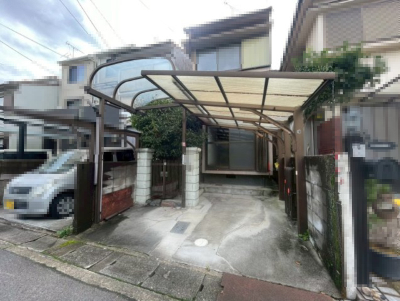 長岡京市井ノ内坂川の駐車場|カーポート付駐車場