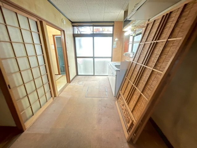 長岡京市井ノ内坂川のダイニング|ダイニングフロア
水回りの動線がまとまっております。