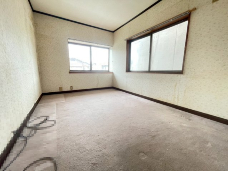 長岡京市井ノ内坂川の洋室|2階洋室6帖
カーペットフロアです。