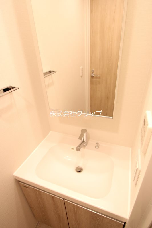 ブランシエスタ横浜高島町の独立洗面台