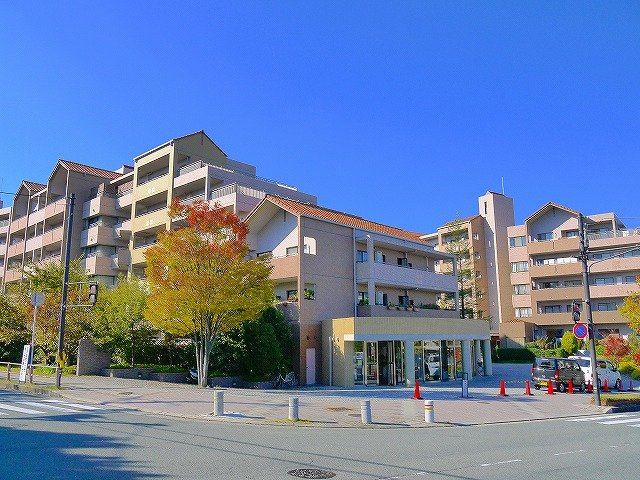 ローレルスクエア登美ヶ丘第Ⅰ期の外観|落ち着いた雰囲気の外観です