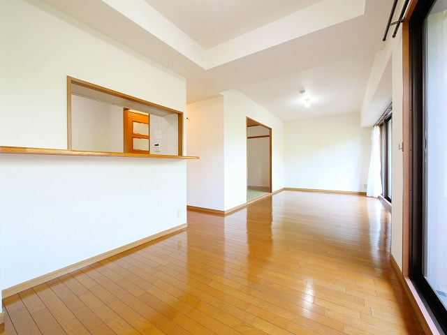 ローレルスクエア登美ヶ丘第Ⅰ期の居間・リビング