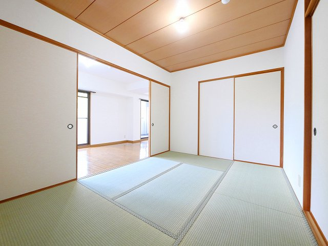 ローレルスクエア登美ヶ丘第Ⅰ期の和室