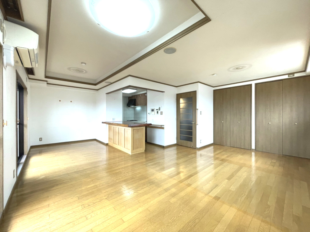 ダイアパレスロワイアル栗林公園の居間・リビング