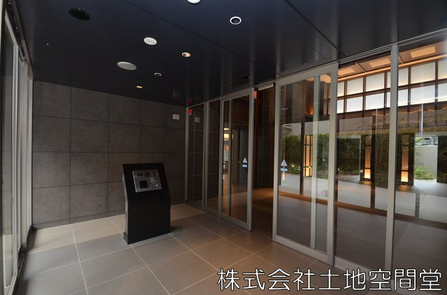 グランリビオ高見七条　桜の杜のエントランス|オートロック