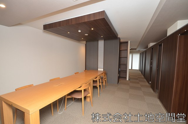 グランリビオ高見七条　桜の杜の設備|宅配BOX20個あります。